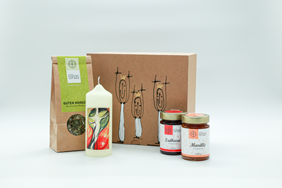 01 Gruss aus dem Paradies_Start@SusanneWindischbauer-Oktober2025.jpg